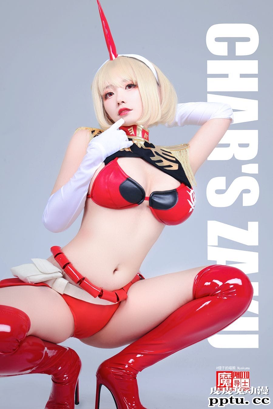 COSPLAY机甲美少女姐妹花共庆高达模型40周年