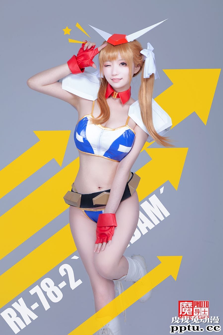 COSPLAY机甲美少女姐妹花共庆高达模型40周年