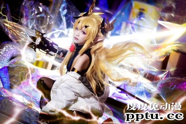 COSPLAY明日方舟惊蛰《一气白雷正法纵贯方圆三化》