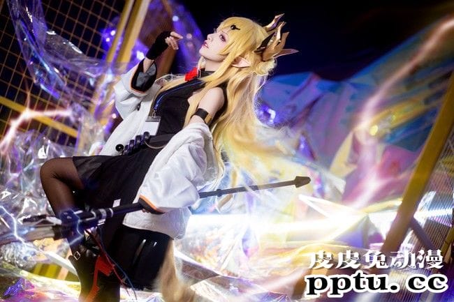 COSPLAY明日方舟惊蛰《一气白雷正法纵贯方圆三化》