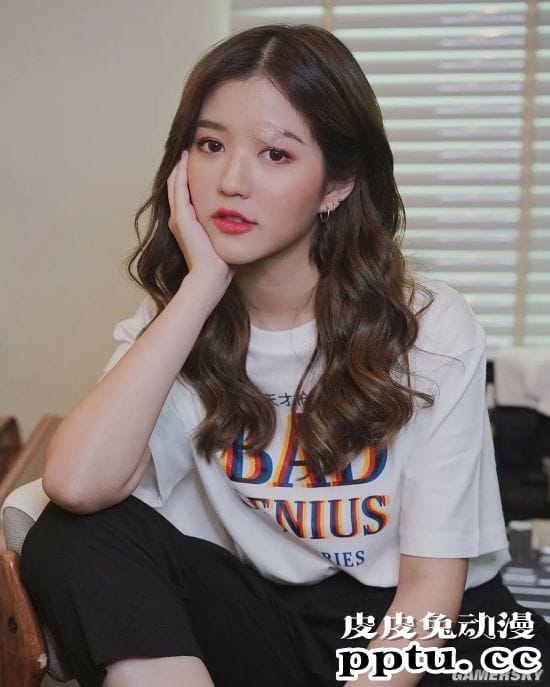 泰国00后日系萌妹 学霸人生本色出演泰剧《天才枪手》走红网络