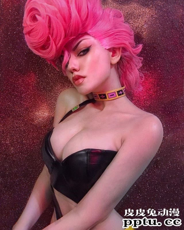 网袜兔女郎与胶衣下平玲花 一周大师级CosPlay赏