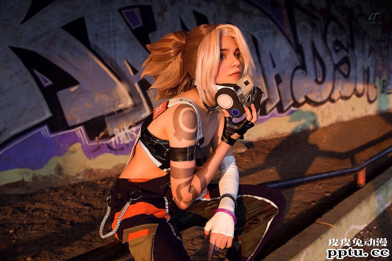 网袜兔女郎与胶衣下平玲花 一周大师级CosPlay赏