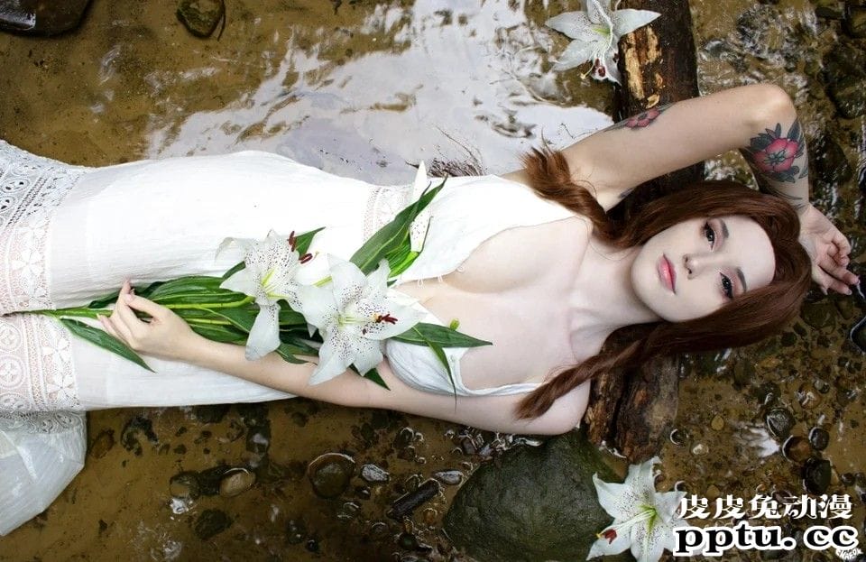 网袜兔女郎与胶衣下平玲花 一周大师级CosPlay赏