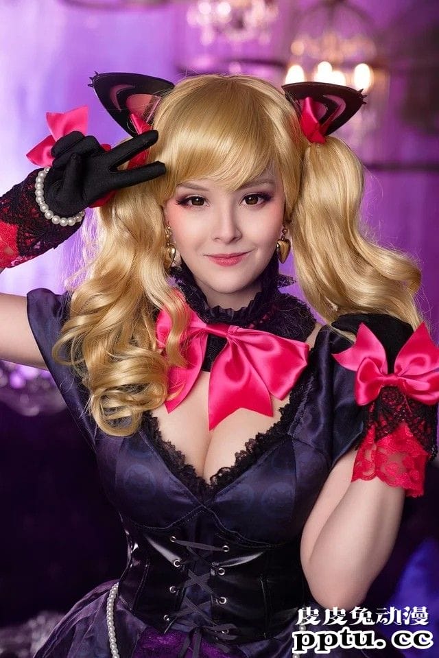 网袜兔女郎与胶衣下平玲花 一周大师级CosPlay赏