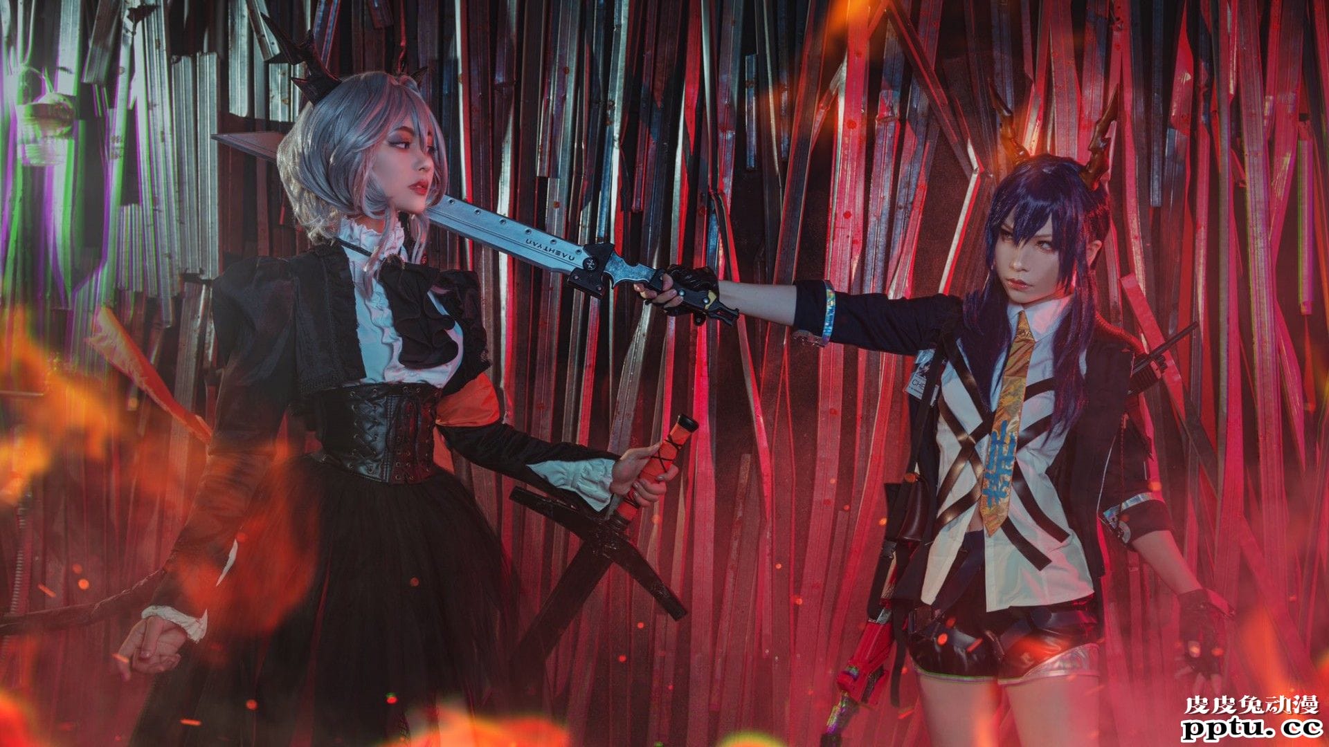 网袜兔女郎与胶衣下平玲花 一周大师级CosPlay赏