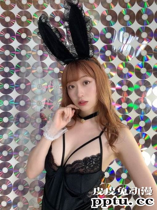 女友力满载的水蜜桃女孩 温柔笑颜的白皙樱花妹白浜さち