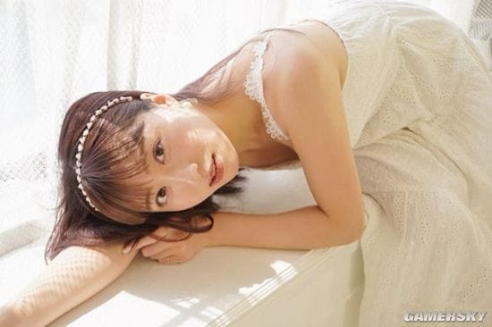 女友力满载的水蜜桃女孩 温柔笑颜的白皙樱花妹白浜さち