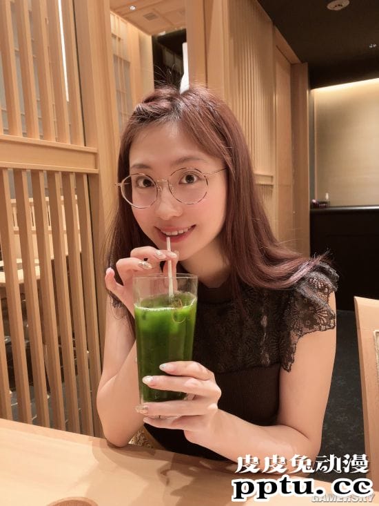 女友力满载的水蜜桃女孩 温柔笑颜的白皙樱花妹白浜さち