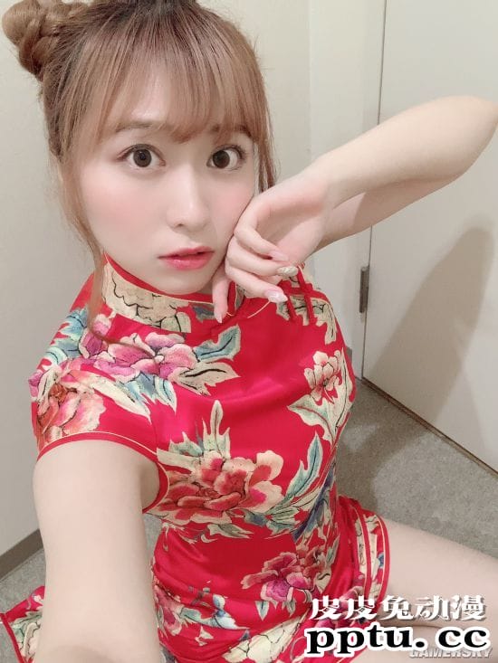 女友力满载的水蜜桃女孩 温柔笑颜的白皙樱花妹白浜さち