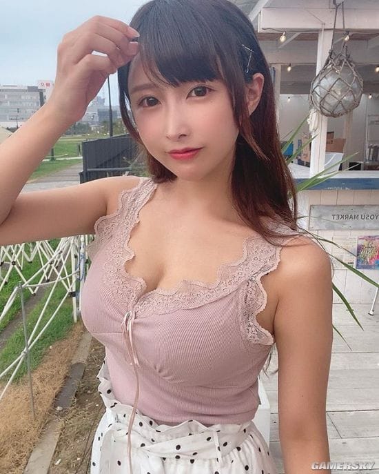 凹凸的弧线绝不简单 日本清纯樱花妹爱在胸前背包-皮皮兔动漫