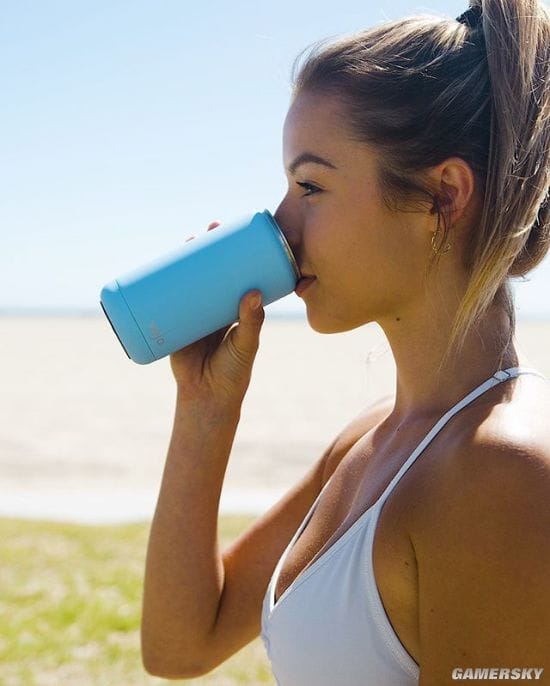 比例完美的匀称身材 美国小麦色网红模特Madi Teeuws