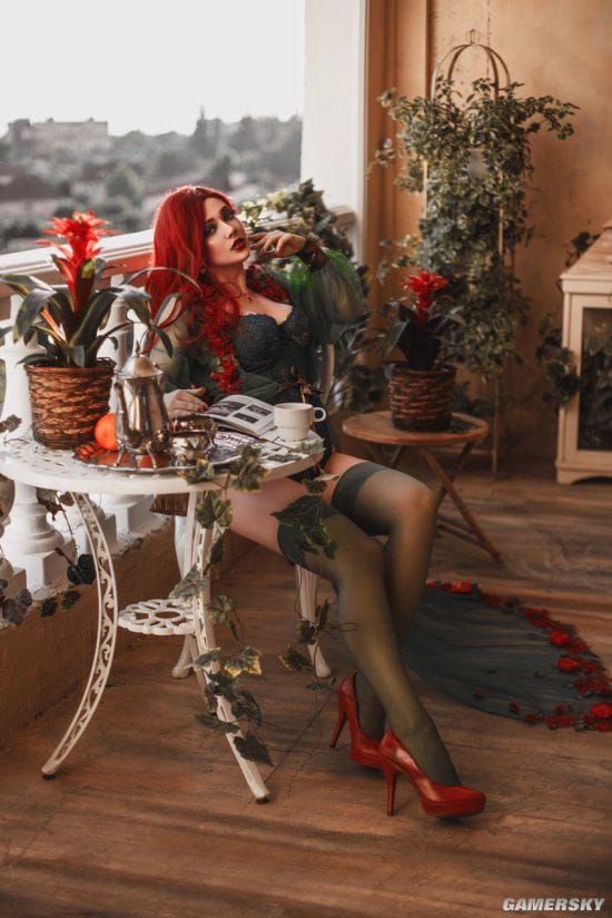 乌克兰小姐姐COS《JOJO》空条徐伦 紧身衣下的绝美公主