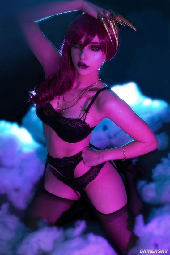 乌克兰小姐姐COS《JOJO》空条徐伦 紧身衣下的绝美公主