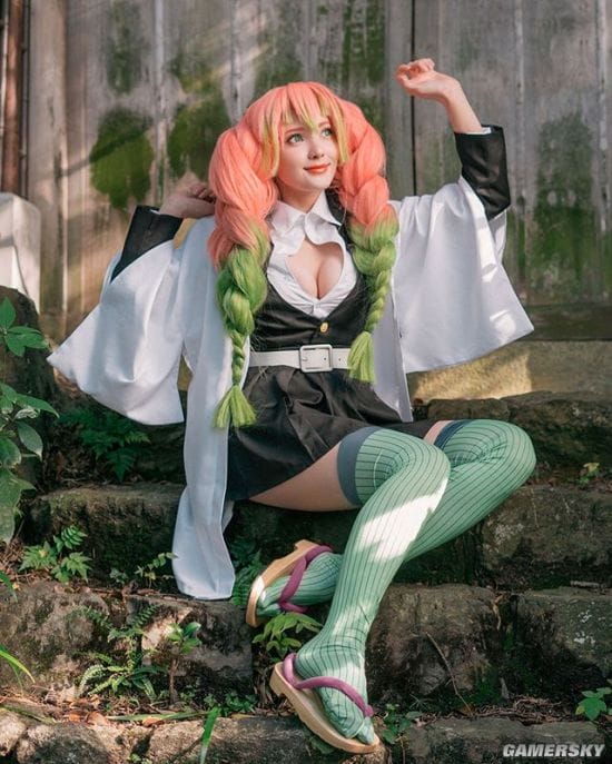 乌克兰小姐姐COS《JOJO》空条徐伦 紧身衣下的绝美公主