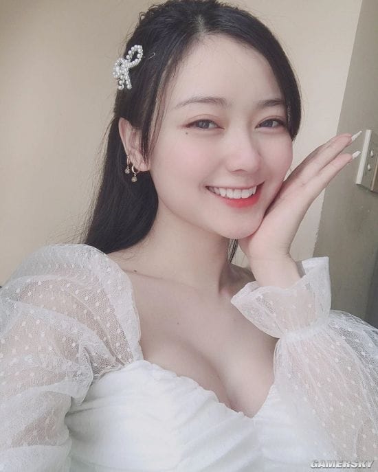 白嫩美肌下清晰马甲线？越南嫩模Vickie.Bae