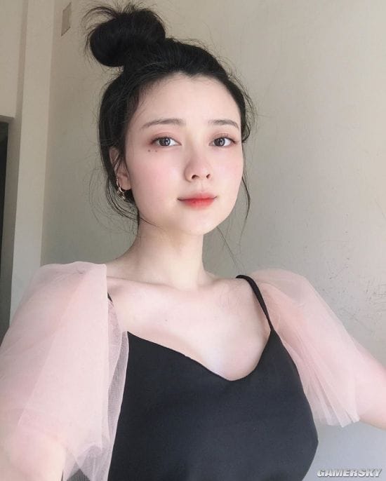 白嫩美肌下清晰马甲线？越南嫩模Vickie.Bae