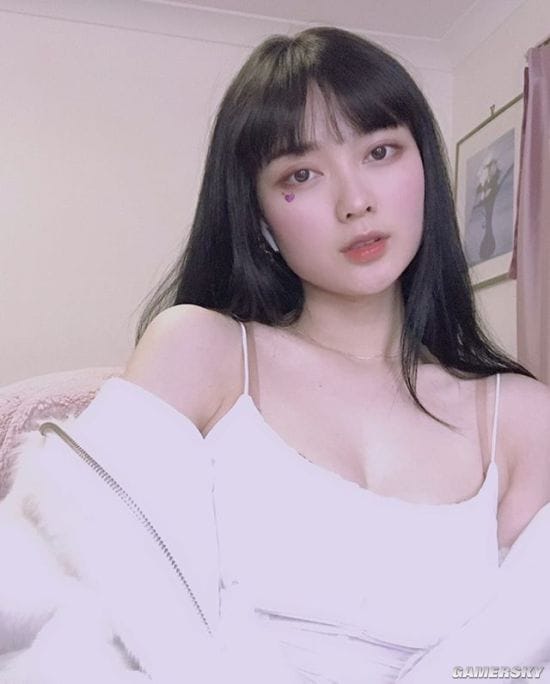 白嫩美肌下清晰马甲线？越南嫩模Vickie.Bae