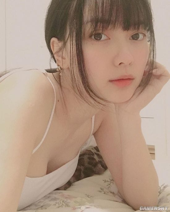 白嫩美肌下清晰马甲线？越南嫩模Vickie.Bae