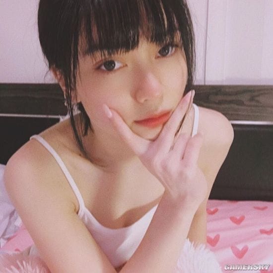 白嫩美肌下清晰马甲线？越南嫩模Vickie.Bae