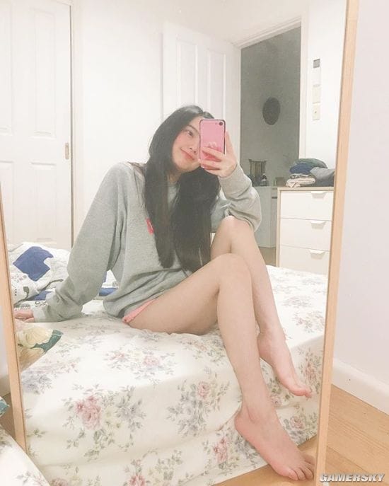 白嫩美肌下清晰马甲线？越南嫩模Vickie.Bae