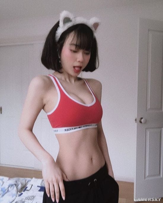 白嫩美肌下清晰马甲线？越南嫩模Vickie.Bae