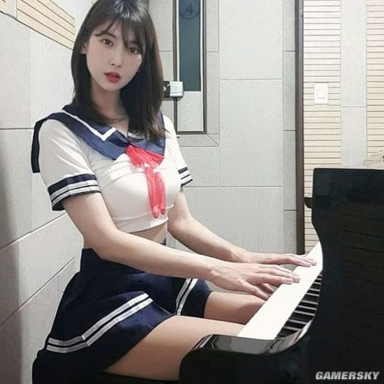 画面让人心跳加速 韩国钢琴小姐姐的福利时间
