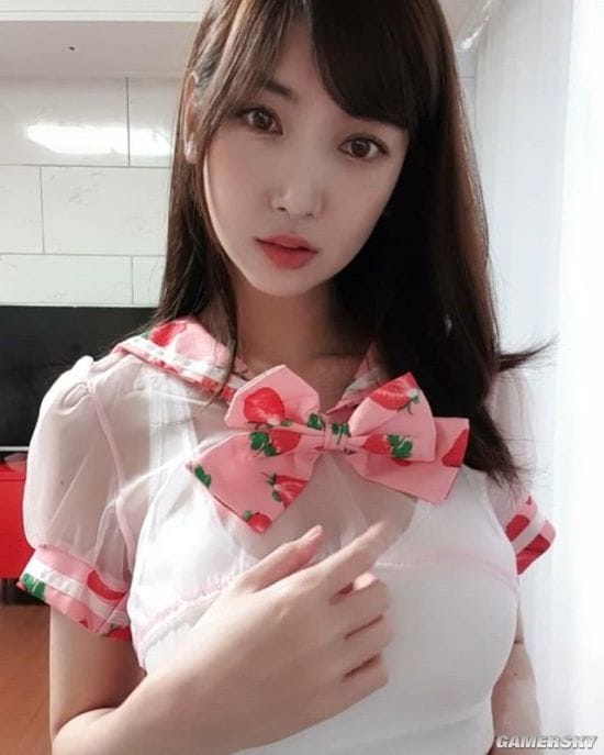 画面让人心跳加速 韩国钢琴小姐姐的福利时间