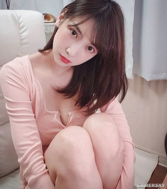 画面让人心跳加速 韩国钢琴小姐姐的福利时间