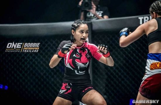 拳击场上的洋娃娃 兼职模特的日泰混血美女拳手