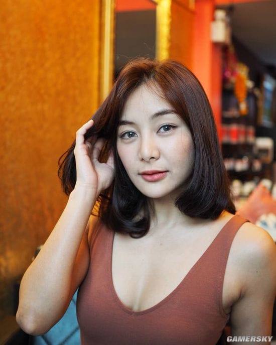 拳击场上的洋娃娃 兼职模特的日泰混血美女拳手