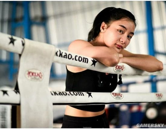 拳击场上的洋娃娃 兼职模特的日泰混血美女拳手