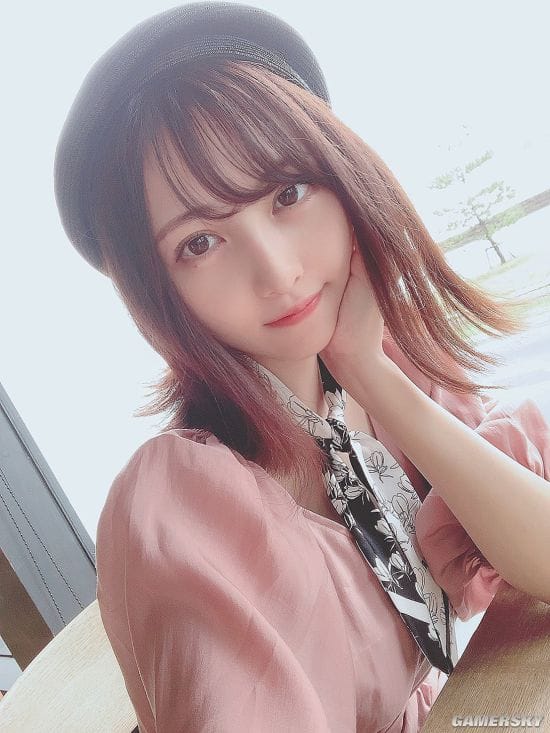 隔屏闻体香 可以靠身材却做了书评家的辻りりさ