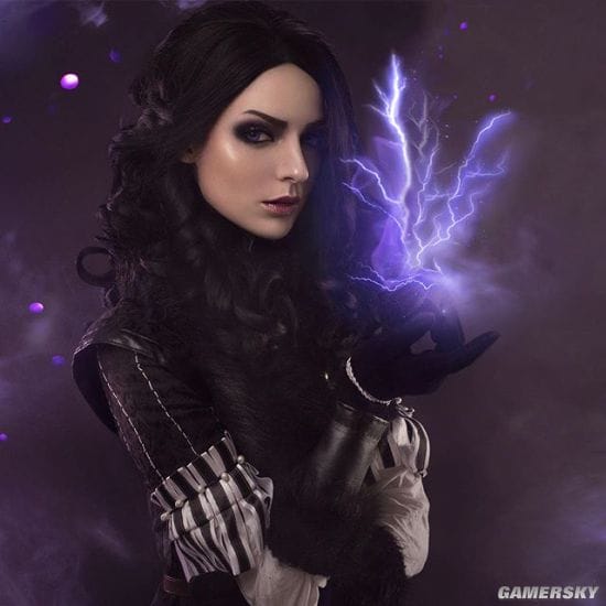 纤细身材完美还原二次元 来自俄罗斯的美艳COSER Alice Spiegel