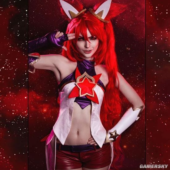 纤细身材完美还原二次元 来自俄罗斯的美艳COSER Alice Spiegel