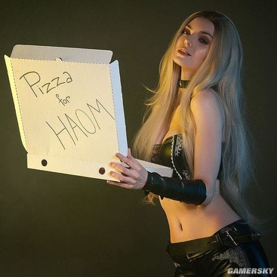 纤细身材完美还原二次元 来自俄罗斯的美艳COSER Alice Spiegel