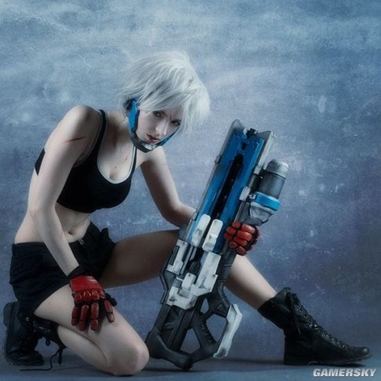 纤细身材完美还原二次元 来自俄罗斯的美艳COSER Alice Spiegel