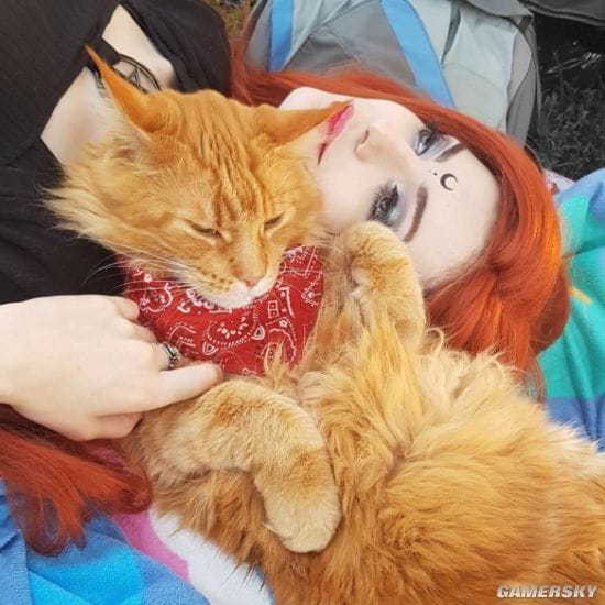 纤细身材完美还原二次元 来自俄罗斯的美艳COSER Alice Spiegel