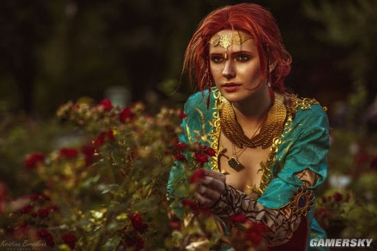 俄妹COS《巫师3》特莉丝 长腿御姐风格还原