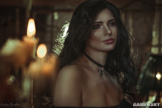 俄妹COS《巫师3》特莉丝 长腿御姐风格还原