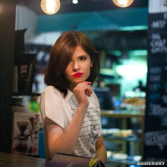 俄妹COS《巫师3》特莉丝 长腿御姐风格还原