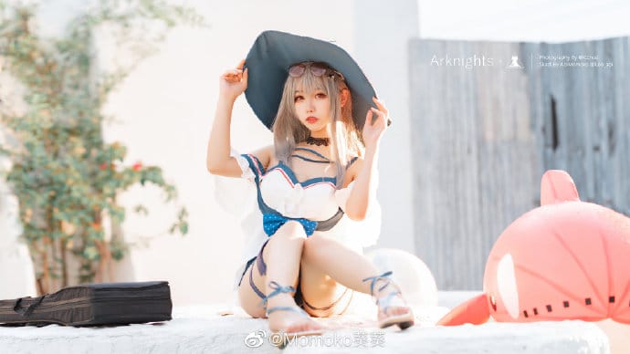 《明日方舟》斯卡蒂泳装性感Cosplay【CN:Momoko葵葵】-皮皮兔动漫