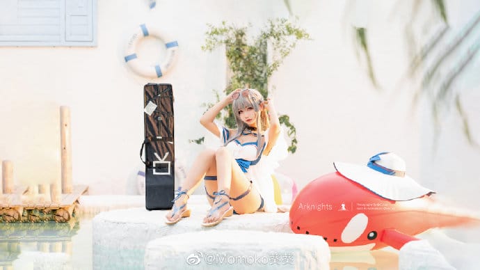 《明日方舟》斯卡蒂泳装性感Cosplay【CN:Momoko葵葵】