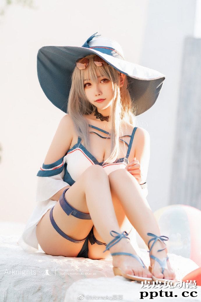 《明日方舟》斯卡蒂泳装性感Cosplay【CN:Momoko葵葵】