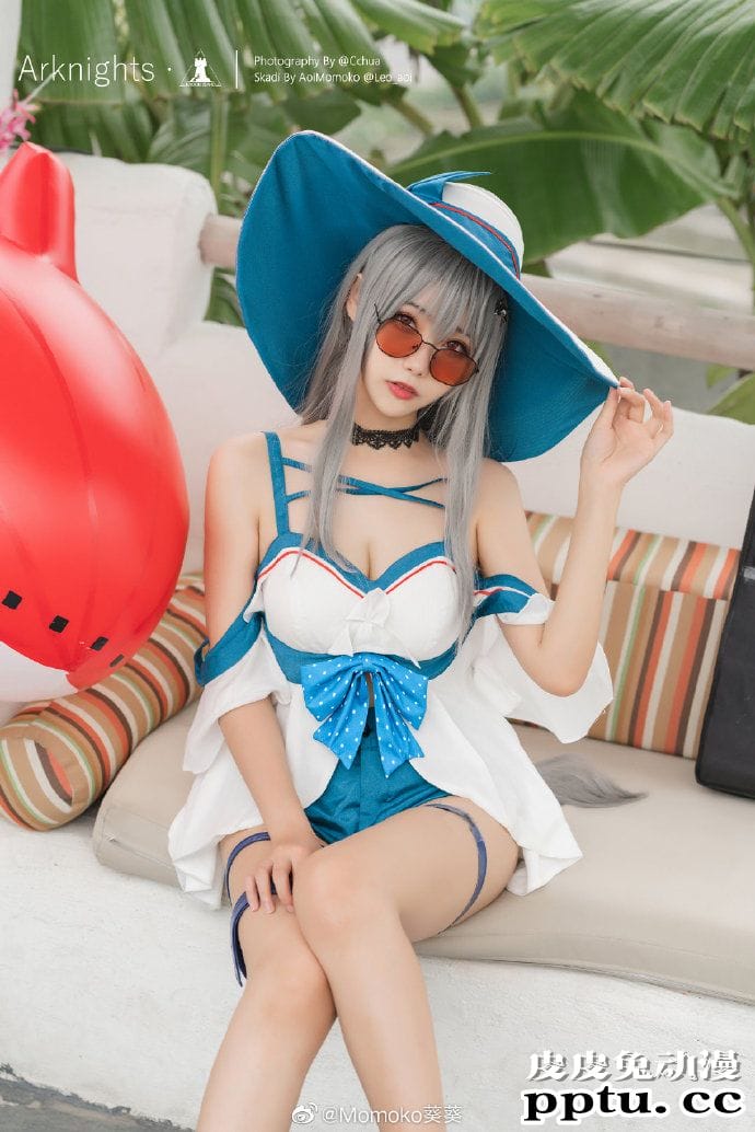 《明日方舟》斯卡蒂泳装性感Cosplay【CN:Momoko葵葵】