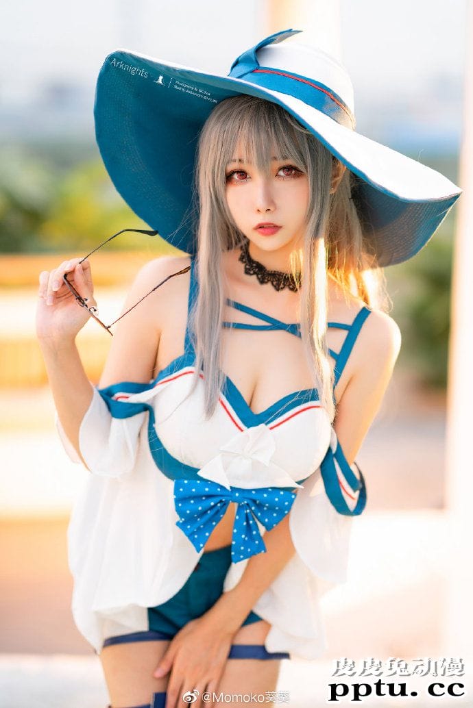 《明日方舟》斯卡蒂泳装性感Cosplay【CN:Momoko葵葵】