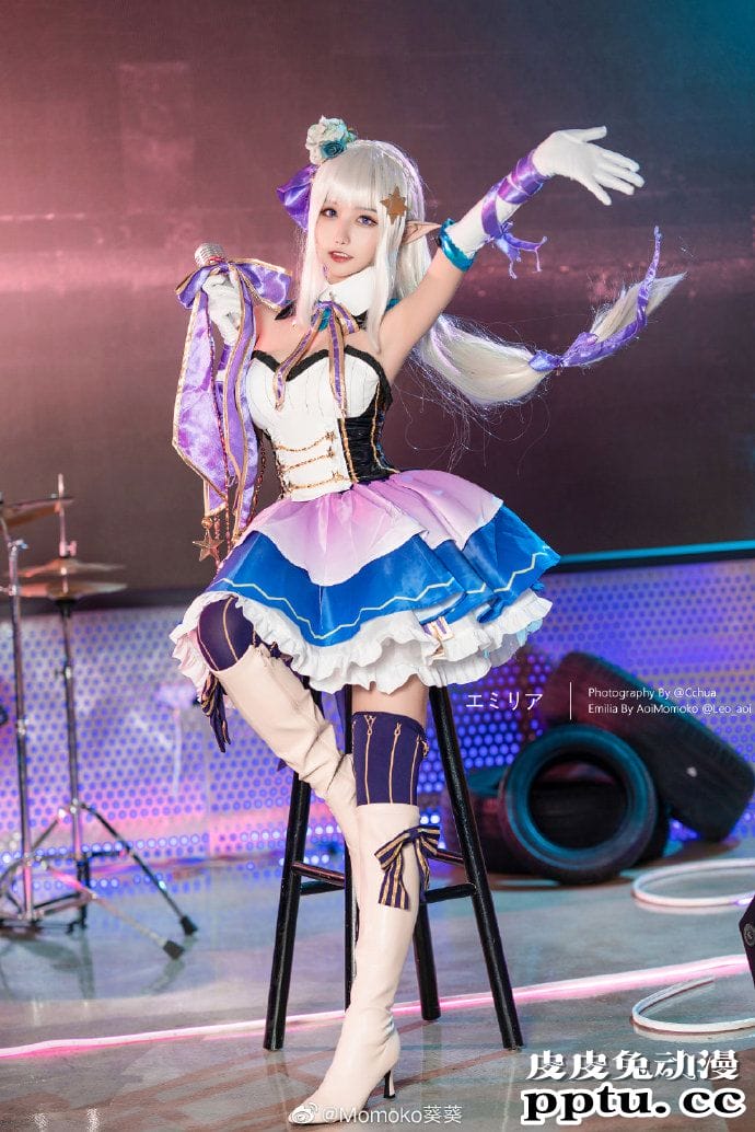 《Re:从零开始的异世界生活》艾米莉亚偶像歌手Cosplay【CN:Momoko葵葵】