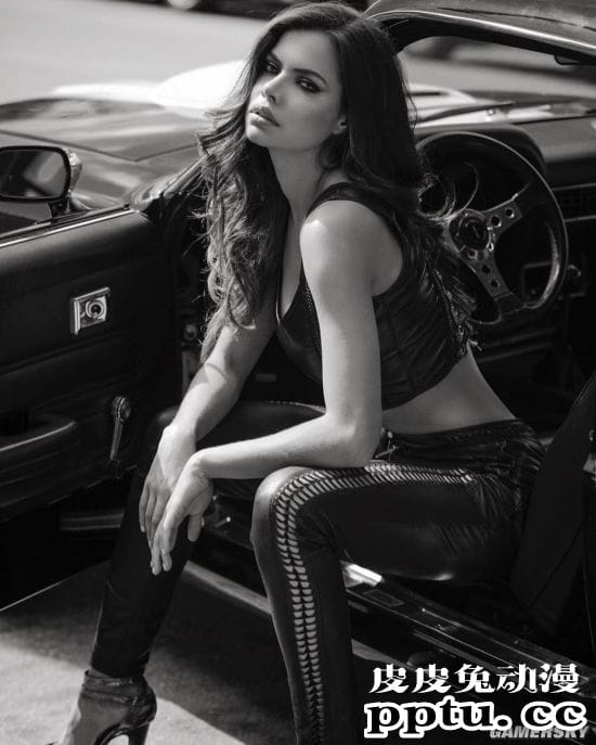 小麦肤色的优美曲线 拥有迷人电眼的哥伦比亚辣妹LindaPalacio