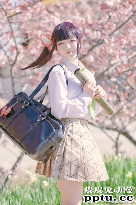 俏皮可爱的精致樱花妹 充满青春气息的岛国正妹COSER