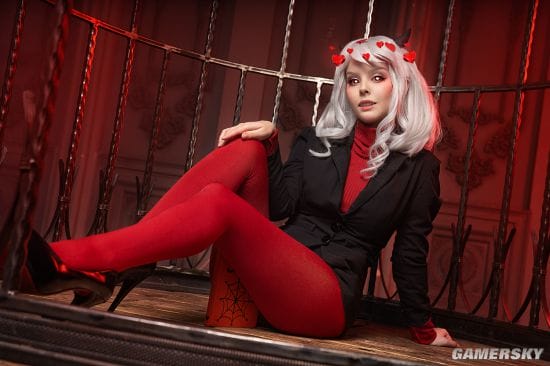 俄妹COS《LOL》K/DA女王阿狸 黑蕾丝长腿御姐